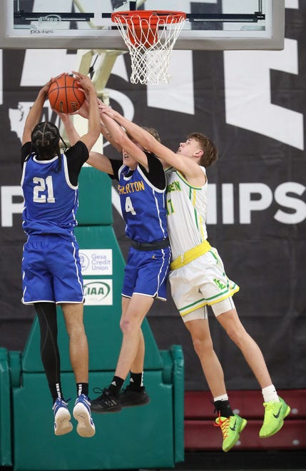 Lynden beats Bremerton 53-52 in the 2A boys basketball state semifinals in Yakima on Friday, March 1, 2024.