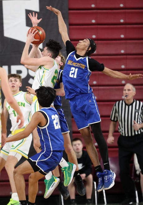 Lynden beats Bremerton 53-52 in the 2A boys basketball state semifinals in Yakima on Friday, March 1, 2024.